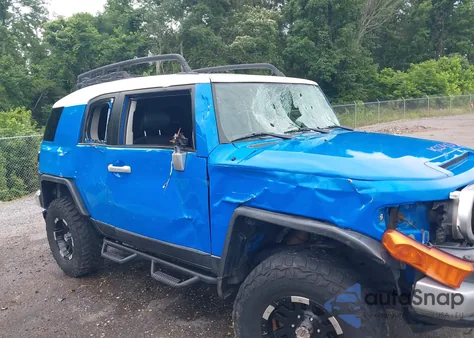 2007 Toyota Fj Cruiser z USA, uszkodzony, nr VIN JTEBU11F370007827
